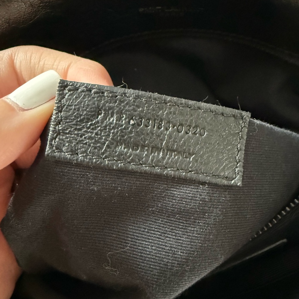 Yves Saint Laurent Niki medium flap in crinkled leather - Picture 11 of 12